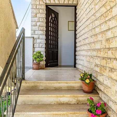 Four Waves New Apartman