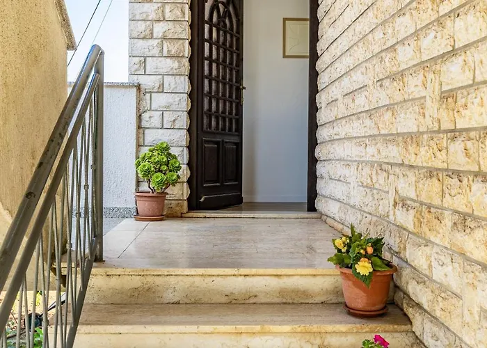 Four Waves New Apartman