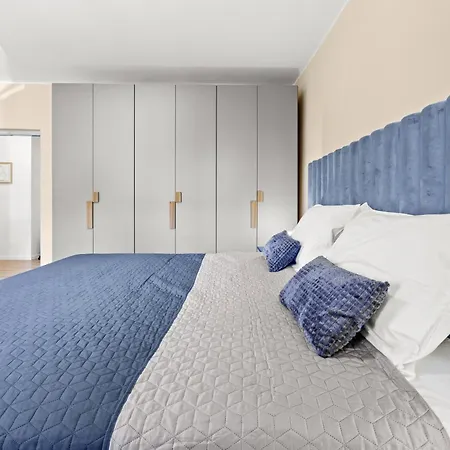 Four Waves New アパート *